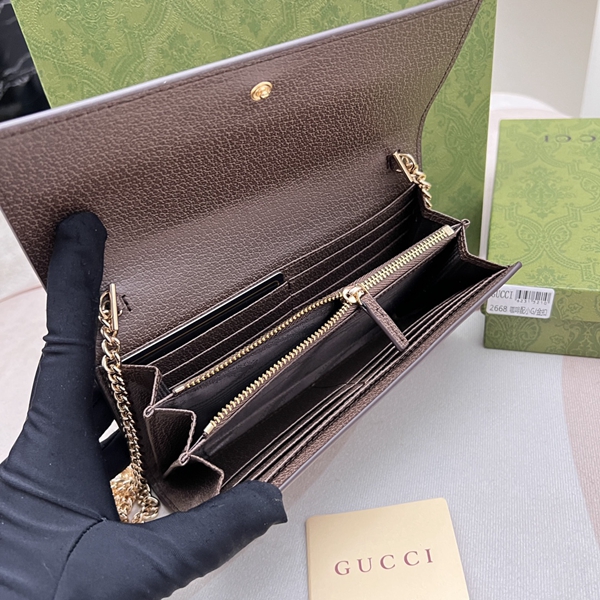 グッチ財布コピー着用イメージ